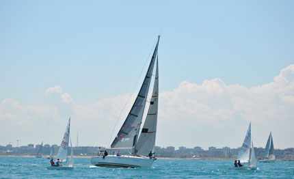 vela solidarieta al circolo vela bari