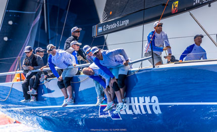 tp52 minorca azzurra va subito al comando