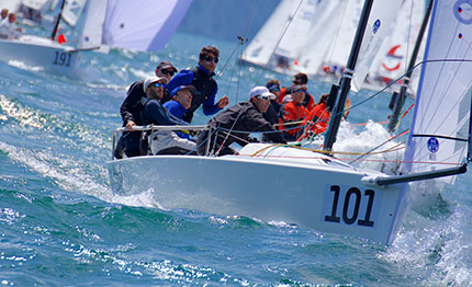 j70 das sailing team enfant terrible art tube in testa malcesine