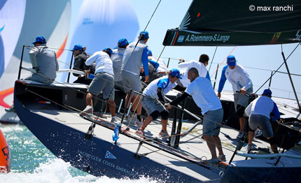 52 super series ancora azzurra in testa puerto sherry