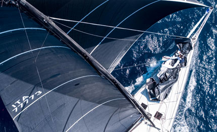 maxi yacht rolex cup supernikka timbra il suo abbonamento alla vittoria