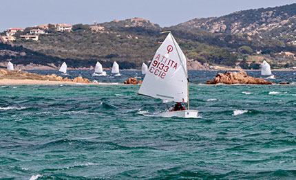 arzachena al trofeo optimist italia si balla con lo scirocco