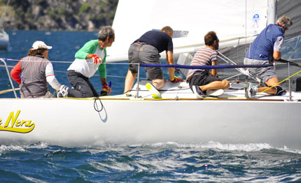 j24 all invernale di anzio va in testa pelle nera