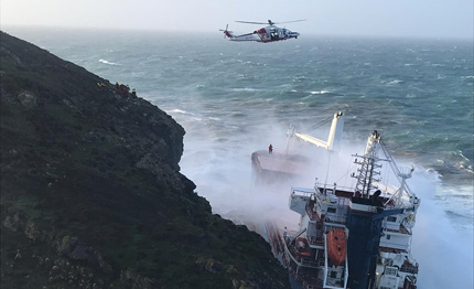 sardegna sant antioco la guardia costiera monitora la cdry blue