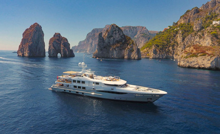 italia per mega yacht lancia lo slogan we take care