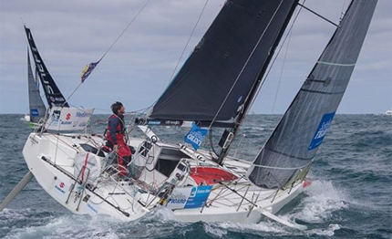 solitaire du figaro nella piatta alberto bona si difende bene