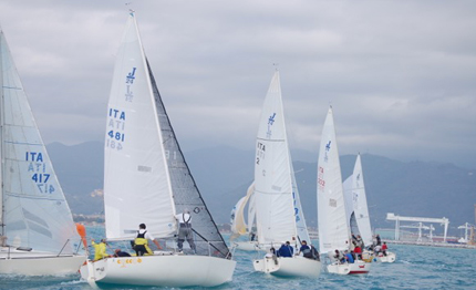 la flotta j24 riparte con il trofeo nino menchelli regata nazionale marina di carrara