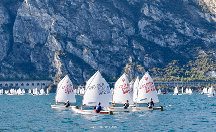 gli optimist tornano protagonisti sul garda trentino per il autumn meeting trofeo ezio torboli