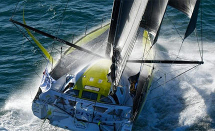 flash vendee globe foil danneggiato dalin deve rallentare