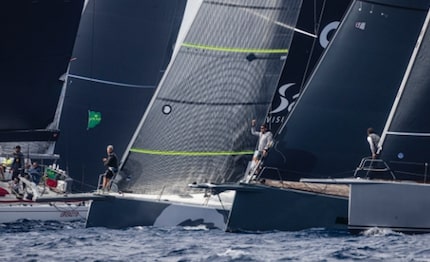 dopo un anno di fermo maxi yacht illuminano capri