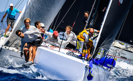 italiano altura chiusura con una super regata vento 16 nodi