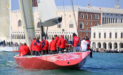 al via la xiv veleziana lo spettacolo di arrivare san marco vele spiegate