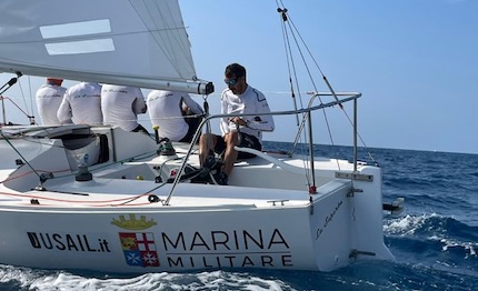 italiano j24 un bel poker per la superba della marina militare