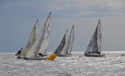 un intenso week end di regate per le flotte j24