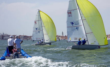 compagnia della vela al via la prima edizione della venice invitational carnival race