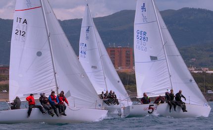 il j24 la superba della marina militare vince per il secondo anno il trofeo j24 livorno