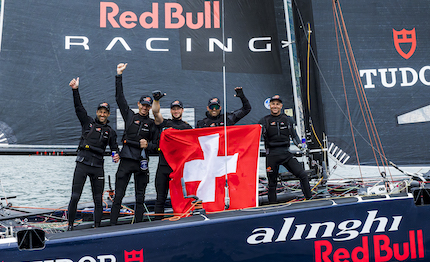alinghi vince la gc32 riva cup con due prove di anticipo