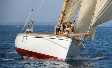 donata alla marina militare la vela epoca sorella del 1858 diventa la veterana della flotta
