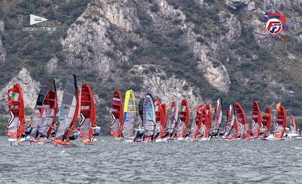 torbole il mondiale formula foil va nicolas goyard sofia renna