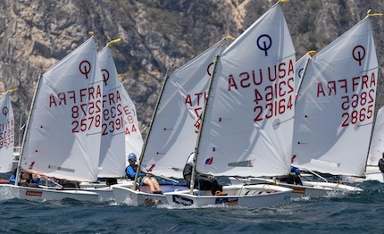 al circolo vela torbole alla fraglia vela riva trofei optimist argento juniores cadetti