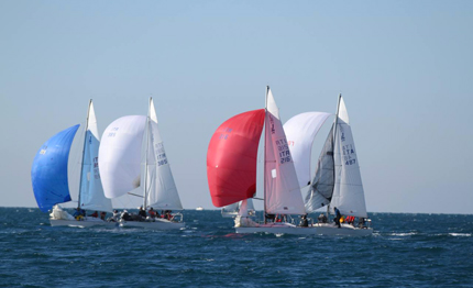 il trofeo lozzi il 48 campionato invernale j24 di anzio nettuno fanno il pieno di regate