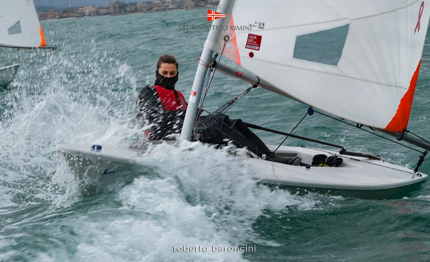 rimini acrobazie in acqua per ilca 420