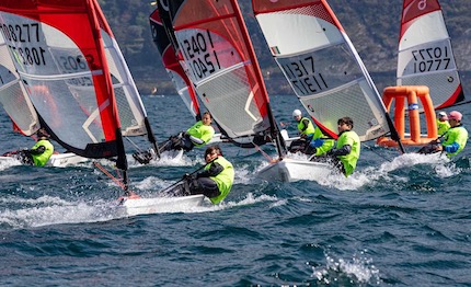 open skiff eurochallenge rs aero primi due giorni favolosi con bel vento sole