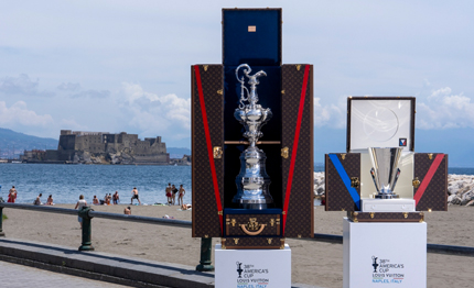 napoli quot abbraccia quot america cup