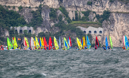 iniziato il campionato italiano windsurfer torbole