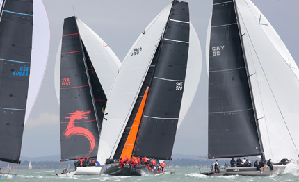 admiral cup spettacolo nelle acque del solent
