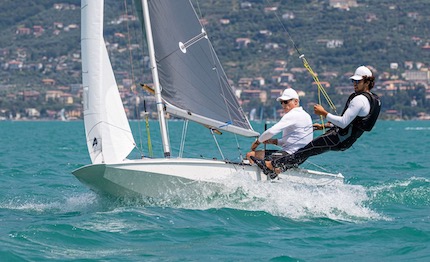 campionati del mondo fireball 2025 record di iscritti sul garda trentino