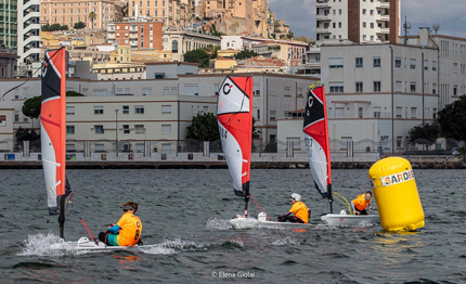 la classe openskiff al sardinia team race world championship di cagliari
