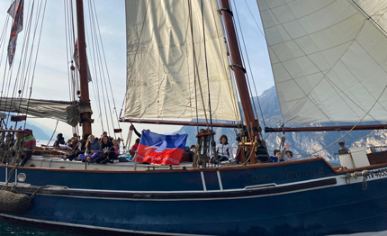 dal banco alla barca gli studenti di arco scoprono la vela