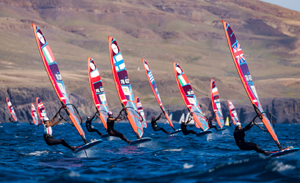 iqfoil lanzarote course racing una brezza piu forte animano la classifica