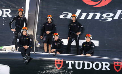 america cup tudor team alinghi svela equipaggio per le regate di cagliari