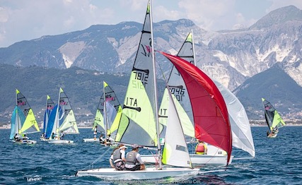 marina di carrara secondo giorno di regate per gli rs feva