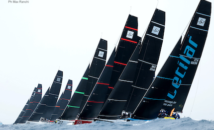 52 super series trinity rompe il dominio ma sled allunga lanzarote