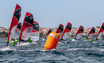 il mondiale openskiff entra nel vivo calasetta una flotta ricca di medaglie