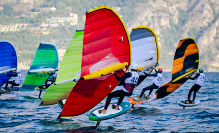 secondo giorno di regate al campionato italiano classi foil di malcesine
