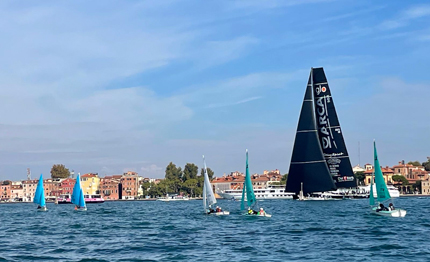 con la quot veleziana quot la vela paralimpica nel cuore di venezia